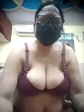 Snapshot of thehotlady chatting on June 2, 2026, 3:34 pm thehotlady online show from June 2, 2026, 3:34 pm