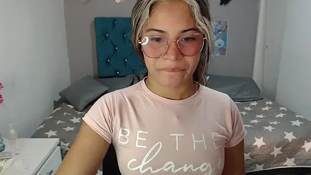 Snapshot of mia_sexgirl chatting on March 26, 2026, 12:25 pm mia sexgirl online show from March 26, 2026, 12:25 pm