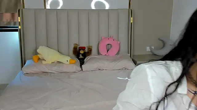 Snapshot of ElizabethParkk chatting on November 25, 2025, 8:14 am ElizabethParkk online show from November 25, 2025, 8:14 am