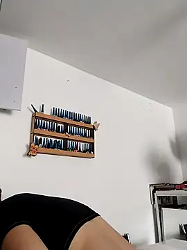 Snapshot of LaraCaliente chatting on January 10, 2026, 3:40 pm LaraCaliente online show from January 10, 2026, 3:40 pm