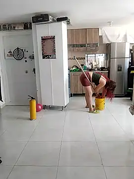 Snapshot of LaraCaliente chatting on January 18, 2026, 4:10 pm LaraCaliente online show from January 18, 2026, 4:10 pm