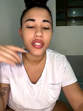 Snapshot of CasalMaldoso01 chatting on November 19, 2025, 2:22 am CasalMaldoso01 online show from November 19, 2025, 2:22 am