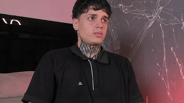 Declan-Fox online show from September 18, 2025, 3:53 am