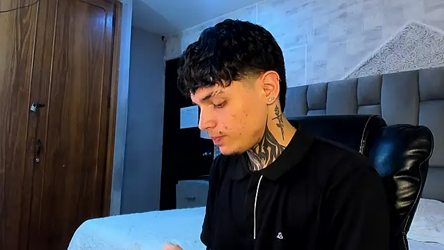 Declan-Fox online show from April 2, 2026, 8:26 pm