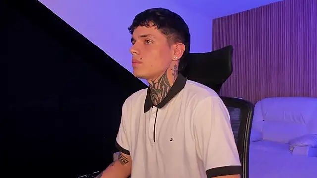 Declan-Fox online show from October 11, 2025, 12:39 pm