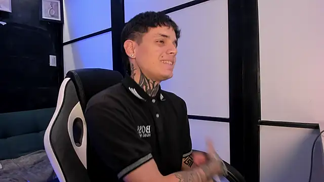 Declan-Fox online show from October 5, 2025, 12:18 pm