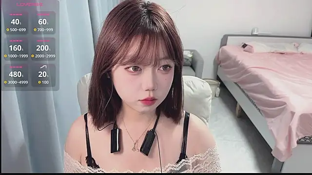 Snapshot of Lucky_Cici chatting on September 24, 2025, 12:33 pm Lucky Cici online show from September 24, 2025, 12:33 pm