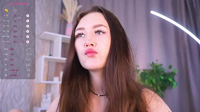 Snapshot of AlinaOrf chatting on October 27, 2025, 5:08 am AlinaOrf online show from October 27, 2025, 5:08 am