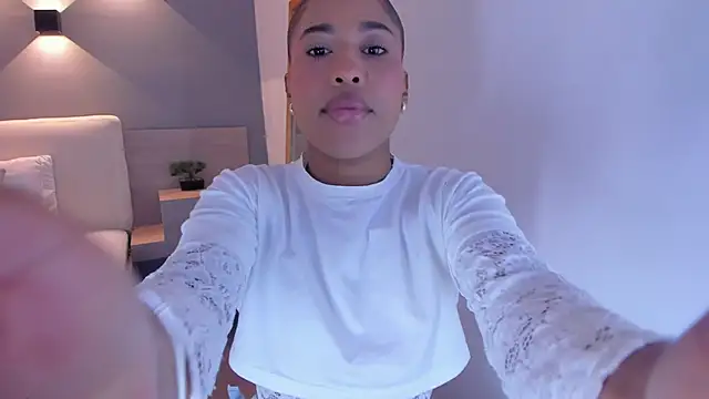 Snapshot of selena_monroy chatting on November 29, 2025, 10:48 am selena monroy online show from November 29, 2025, 10:48 am