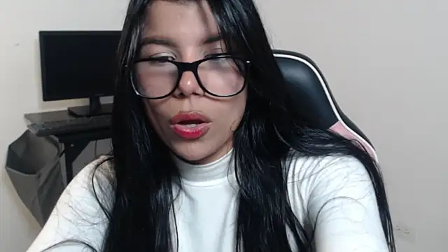 Snapshot of MayaScott11 chatting on April 27, 2026, 7:12 pm MayaScott11 online show from April 27, 2026, 7:12 pm
