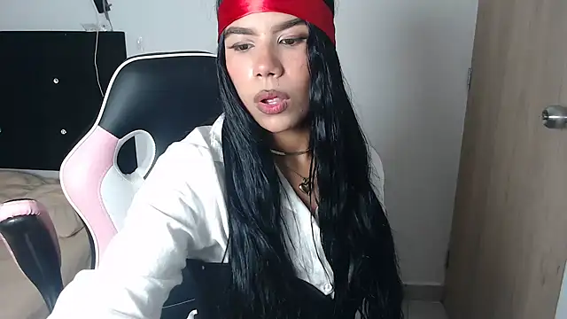 MayaScott11 online show from November 23, 2025, 7:13 pm