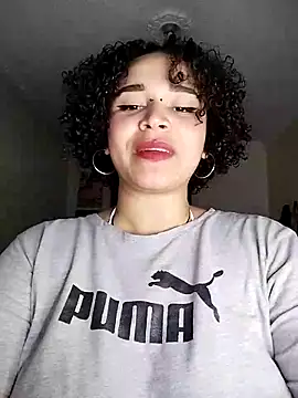 Julie wallace online show from November 13, 2025, 9:08 pm