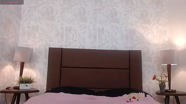 Snapshot of Ava_Raye chatting on November 11, 2025, 7:41 pm Ava Raye online show from November 11, 2025, 7:41 pm