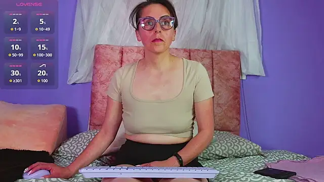 Ava Raye online show from June 10, 2026, 7:15 pm