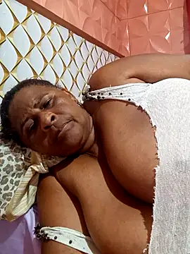 Snapshot of Rosabela04 chatting on October 17, 2025, 3:47 pm Rosabela04 online show from October 17, 2025, 3:47 pm