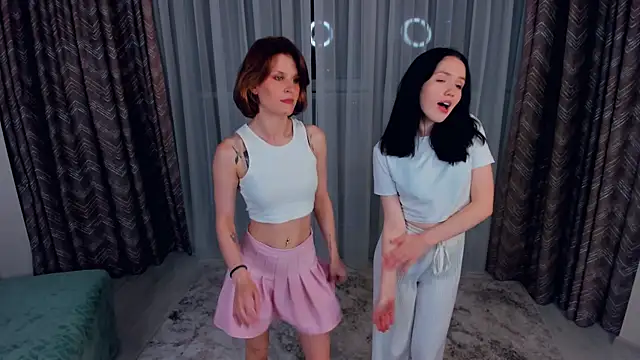 NinaMeaden online show from September 15, 2025, 5:24 pm