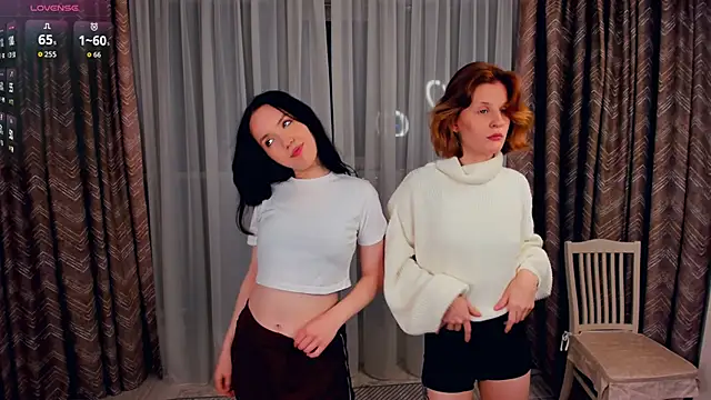 NinaMeaden online show from September 30, 2025, 4:35 pm