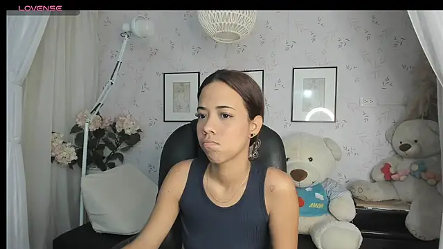 Anntonellaa online show from November 22, 2025, 12:15 pm