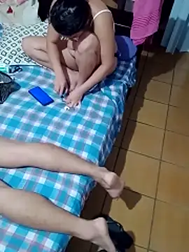 Snapshot of Cachorrinha2025 chatting on November 28, 2025, 4:01 am Cachorrinha2025 online show from November 28, 2025, 4:01 am