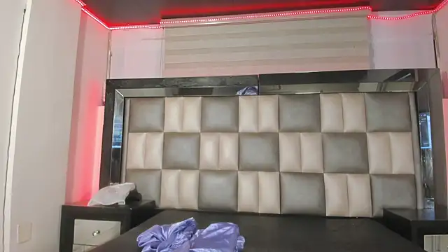 Snapshot of abbiecollins_js chatting on November 11, 2025, 3:23 am abbiecollins js online show from November 11, 2025, 3:23 am