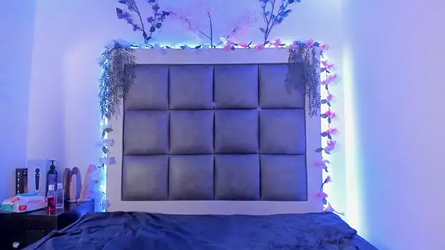 abbiecollins js online show from February 3, 2026, 4:21 am