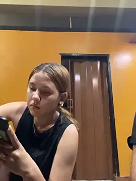 coupleyys online show from February 5, 2026, 2:18 am