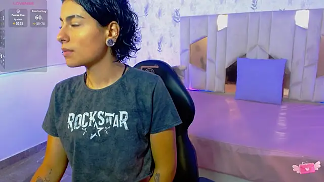 DAKOTA TAY1 online show from September 26, 2025, 11:28 am