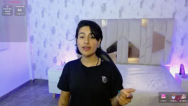 DAKOTA TAY1 online show from September 28, 2025, 11:39 am