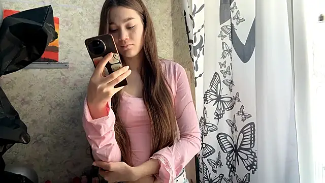 Cuteviola online show from March 11, 2026, 12:48 am