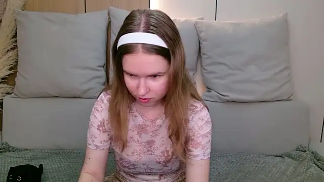 Snapshot of Alida_Brice chatting on April 5, 2026, 5:36 am Alida Brice online show from April 5, 2026, 5:36 am