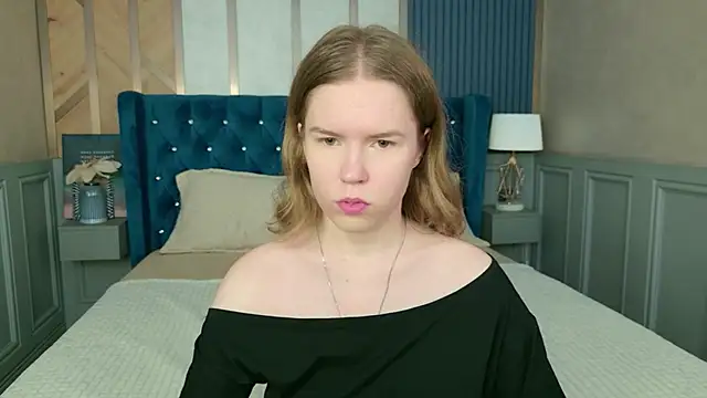 Snapshot of Alida_Brice chatting on May 24, 2026, 6:24 am Alida Brice online show from May 24, 2026, 6:24 am