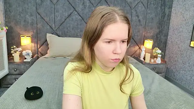 Snapshot of Alida_Brice chatting on April 10, 2026, 3:30 pm Alida Brice online show from April 10, 2026, 3:30 pm