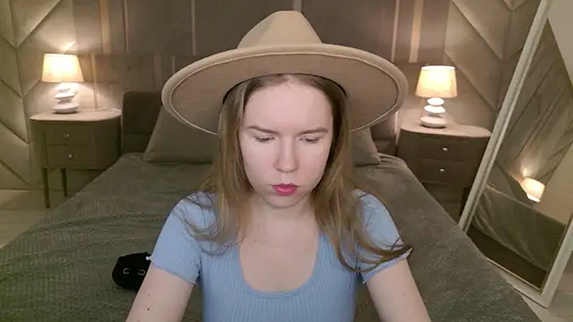 Snapshot of Alida_Brice chatting on March 11, 2026, 5:45 am Alida Brice online show from March 11, 2026, 5:45 am