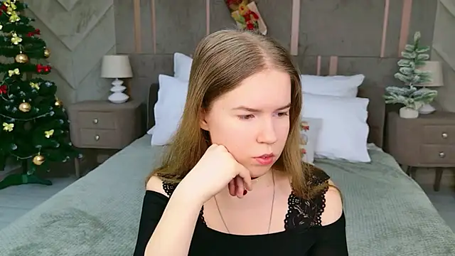 Snapshot of Alida_Brice chatting on December 22, 2025, 5:29 am Alida Brice online show from December 22, 2025, 5:29 am