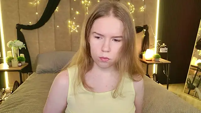 Snapshot of Alida_Brice chatting on March 27, 2026, 5:38 am Alida Brice online show from March 27, 2026, 5:38 am