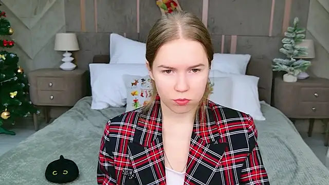 Snapshot of Alida_Brice chatting on December 23, 2025, 5:40 am Alida Brice online show from December 23, 2025, 5:40 am