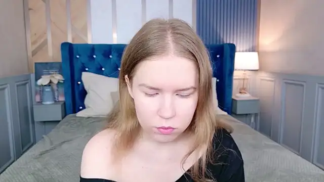 Snapshot of Alida_Brice chatting on April 21, 2026, 5:36 am Alida Brice online show from April 21, 2026, 5:36 am