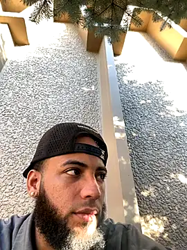 LeoPR00 online show from October 18, 2025, 9:06 pm