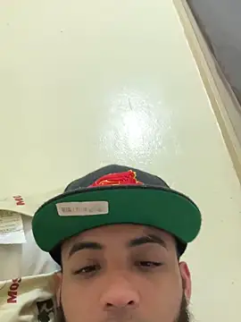 LeoPR00 online show from October 25, 2025, 1:23 pm