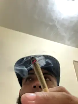 LeoPR00 online show from October 19, 2025, 1:47 pm