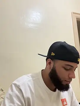 LeoPR00 online show from October 22, 2025, 5:18 am