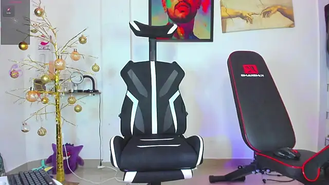 JordanRossie online show from December 15, 2025, 10:15 pm