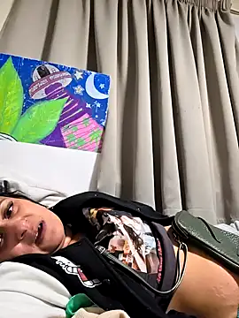 Trixtbang online show from September 28, 2025, 4:14 pm