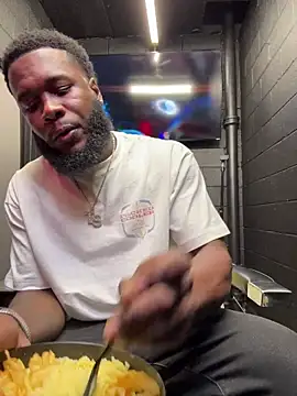 nymphoandthebeast69 online show from January 10, 2026, 9:32 pm