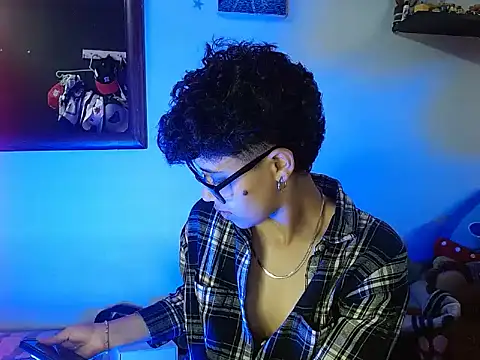 Snapshot of Jade_Rayden chatting on February 2, 2026, 9:03 pm Jade Rayden online show from February 2, 2026, 9:03 pm