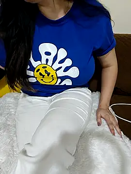 Snapshot of sassy_aly007 chatting on November 12, 2025, 4:33 pm sassy aly007 online show from November 12, 2025, 4:33 pm