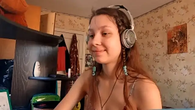 QutieDaSweet online show from October 1, 2025, 6:51 am