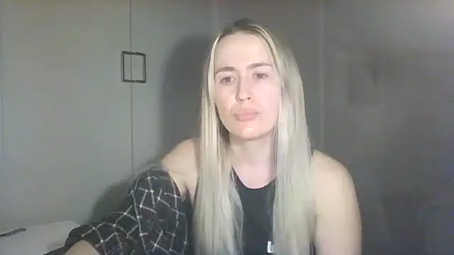 Snapshot of Frosian chatting on October 12, 2025, 10:44 pm Frosian online show from October 12, 2025, 10:44 pm