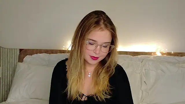 Lilith Bonheur online show from February 1, 2026, 2:59 pm