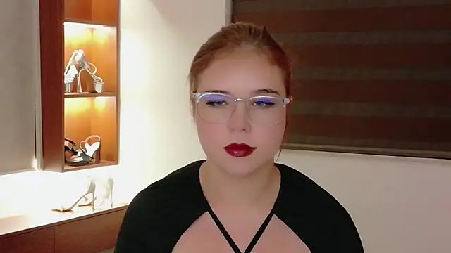 Snapshot of Lilith_Bonheur chatting on July 21, 2026, 8:43 pm Lilith Bonheur online show from July 21, 2026, 8:43 pm